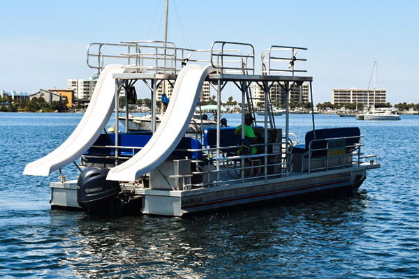 Pontoon Boat with 2 sliding boards